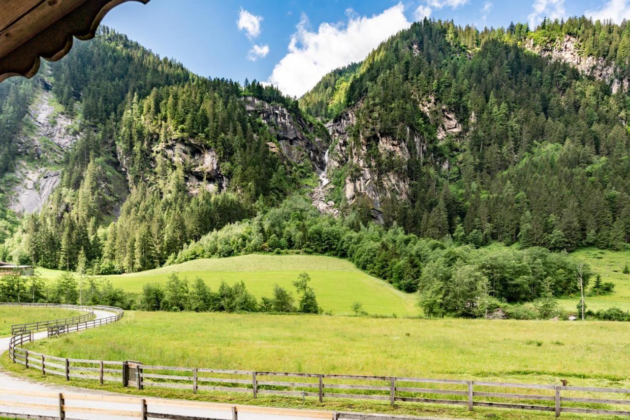 Gasthaus Haeusling Alm Hotell Mayrhofen Eksteriør bilde